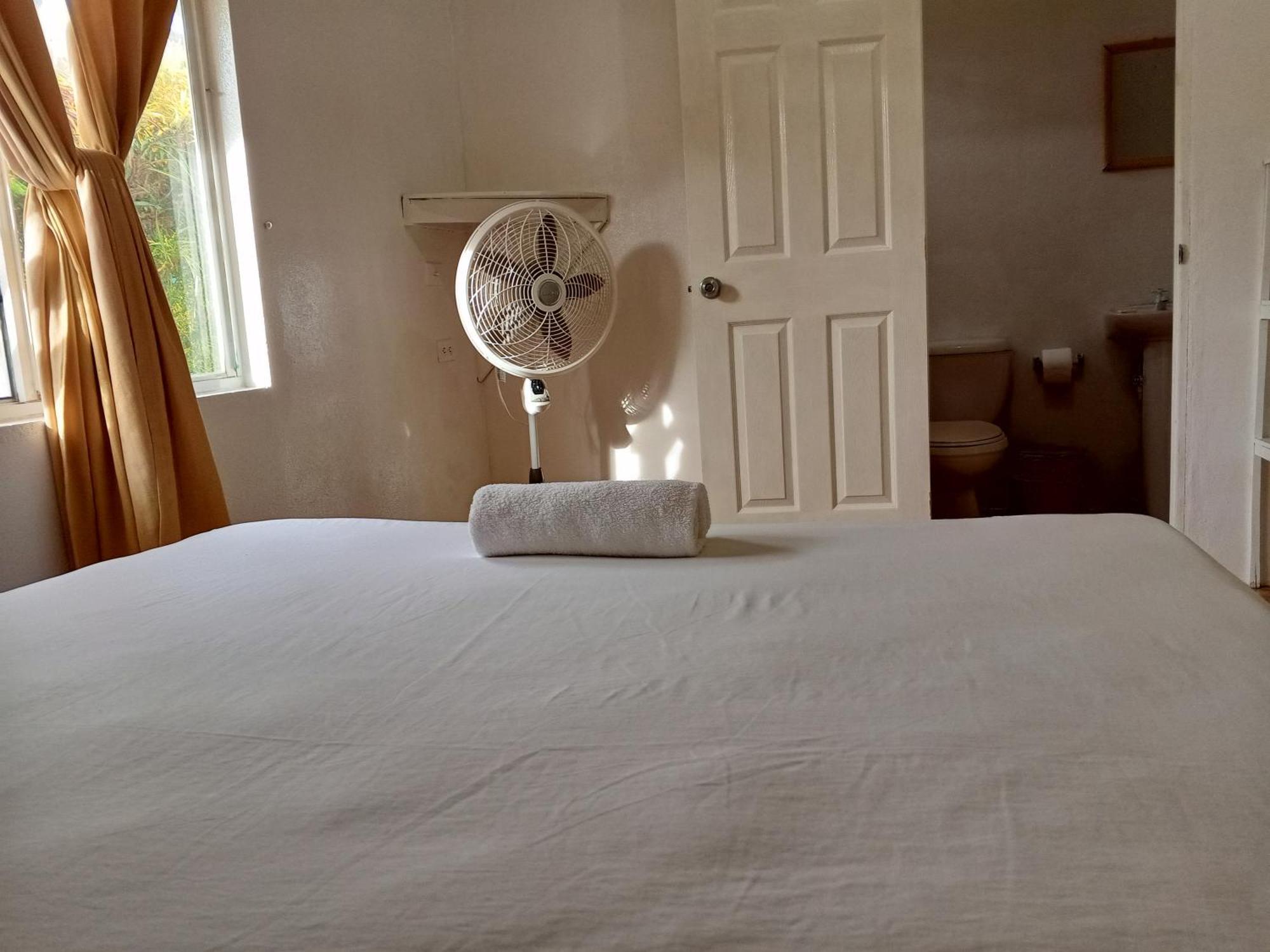 Christina'S Guest House Official Литтл-Корн-Айленд Экстерьер фото